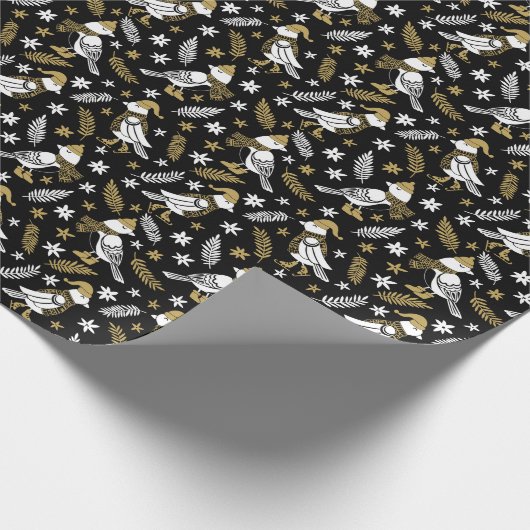 Elegante zwarte en gouden Woodland Bird Cadeaupapier (Hoek)