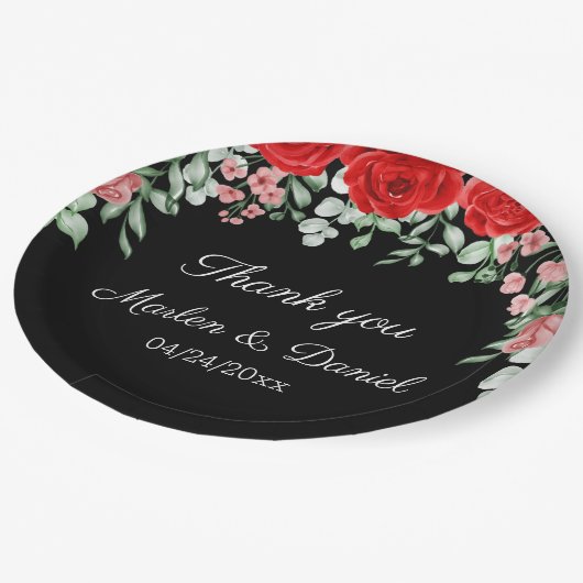 Elegante zwarte en rode bloemenbruiloft papieren bordje (Gekanteld)