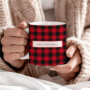 Elegante zwarte en rode geruite kerstpersonaliseer tweekleurige koffiemok