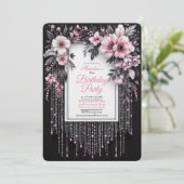 Elegante zwarte en roze bloemen verjaardagsuitnodi kaart (Staand voorkant)