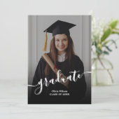 Elegante zwarte en witte afstudeeraankondiging kaart (Staand voorkant)