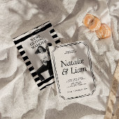 Elegante zwarte en witte oude geldstrepen uitnodig kaart