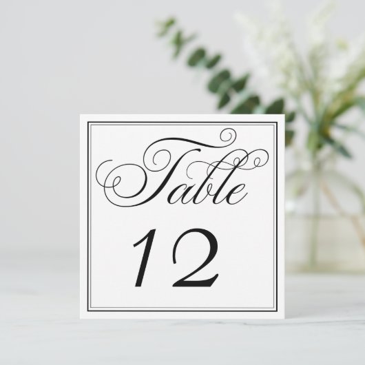 Elegante zwarte en witte script tafelnummerkaarten kaart (Staand voorkant)