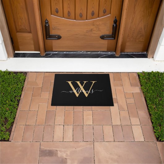 Elegante Zwarte Gouden Aangepaste Monogram Script  Deurmat (Buiten)