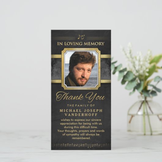 Elegante Zwarte Gouden Muzieknoten Herdenkings Dan Bedankkaart (Staand voorkant)