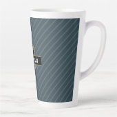 Elegante zwarte gouden pinstripemonogram latte mok (Rechts)