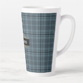 Elegante Zwarte Grijze Geruite Monogram Latte Mok (Rechts)