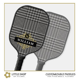 Elegante zwarte grijze glen plaid gouden monogram pickleball paddle