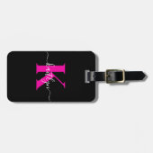 Elegante Zwarte Hot Pink Script Monogram Bagagelabel (Voorkant horizontaal)
