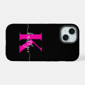 Elegante Zwarte Hot Pink Script Monogram iPhone 15 Case (Achterkant horizontaal)