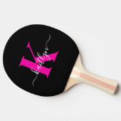 Elegante Zwarte Hot Pink Script Monogram Tafeltennisbatje (Zijkant)