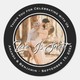 Elegante zwarte liefde is zoete bruiloft foto ronde sticker