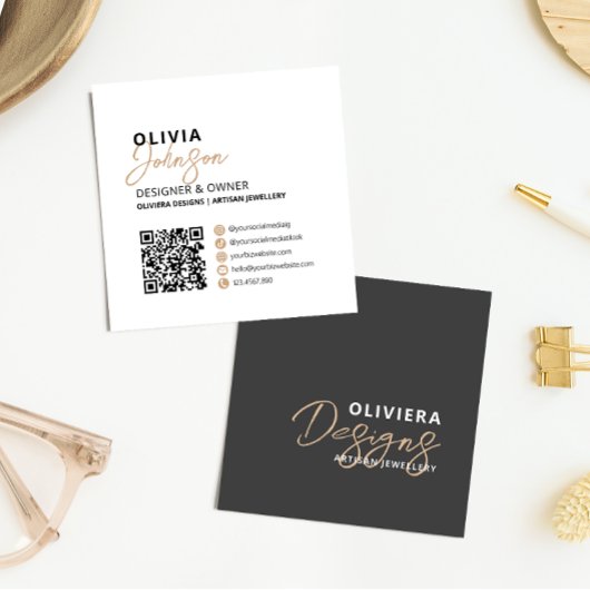 Elegante zwarte moderne kalligrafie script QR-code Vierkante Visitekaartje