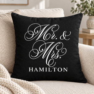 Elegante Zwarte Mr en Mrs Script Bruiloft Kussen