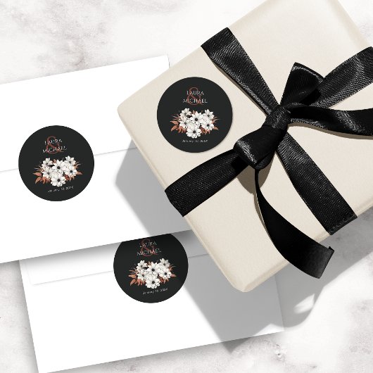 Elegante zwarte roest bloemen ronde sticker