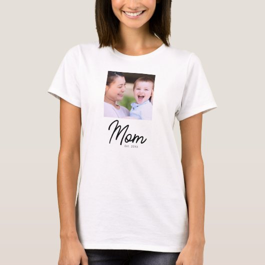 Elegante Zwarte Script Minimaal Moeder Opgericht T-shirt (Voorkant)