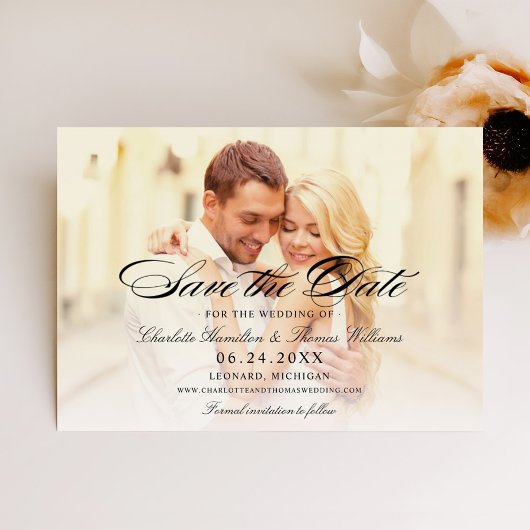 Elegante zwarte script overlay trouwfoto save the date