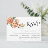 Elegante zwarte typografie en perzik pioenen bruil RSVP kaartje (Staand voorkant)