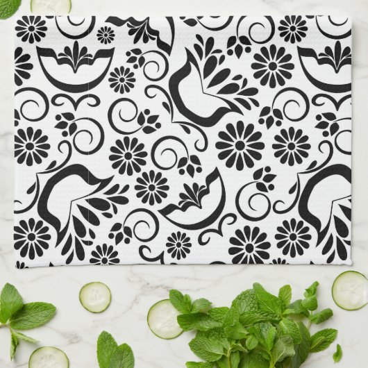 Elegante zwarte witte bloemen handdoek (Gevouwen)