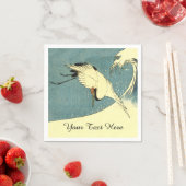 Elegante zwarte witte kraan die over Ocean Wave vl Servet (Insitu)