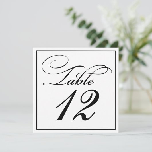 Elegante Zwarte & Witte Script Tafelnummerkaarten Kaart (Staand voorkant)