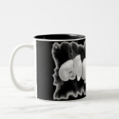 Elegante zwarte witte waterverf orchideeën tweekleurige koffiemok (Links)