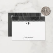 Elegante zwarte zijde & parels monogram notitiekaartje (Voorkant / Achterkant in situ)