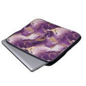 Elegantes vetas doradas y moradas laptop sleeve (Voorkant onderkant)