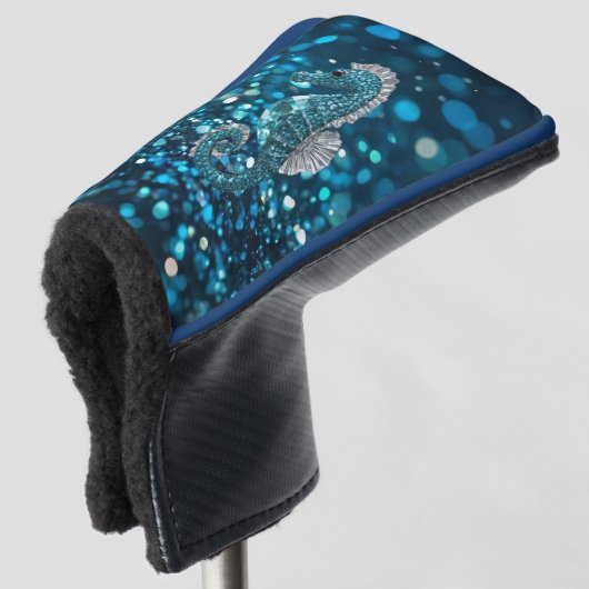 Elegantie in beweging: Aqua Seahorse op Aqua Bokeh Golfheadcover (3/4 voorkant)