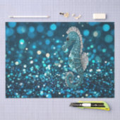 Elegantie in beweging: Aqua Seahorse op Aqua Bokeh Tissuepapier (Craft)