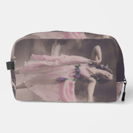  elegantie in roze bloemenjurk toilettasje