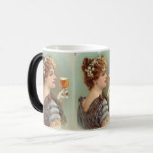 elegantie: Jonge dame met een Drink Magische Mok (Voorkant links)