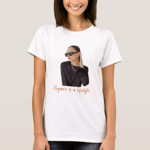 "Elegantie: Meer dan een Look, een Levensstijl" T-shirt