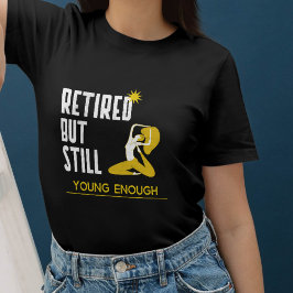 Eleganz in Bewegung Yoga Königstaube in der Rente T-shirt