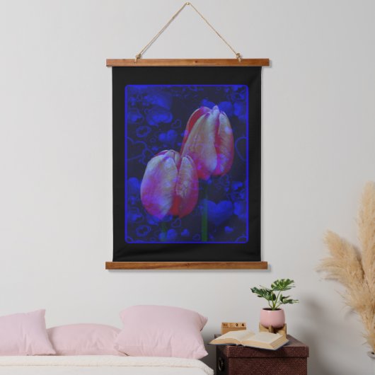 Elektrisch blauw hart en roze tulpen hangend wandkleed (Slaapkamer)