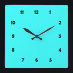 Elektrisch blauw met cijfers vierkante klok<br><div class="desc">Minimale elektrische blauwe wandklok met cijfers in een tekenlettertype.</div>