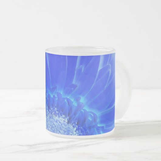 elektrische blauwe gerbera matglas koffiemok (Voorkant rechts)