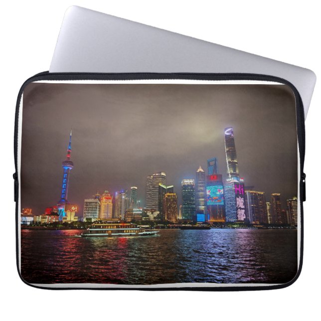 Elektrische dromen - Futuristische Shanghai Skylin Laptop Sleeve (Voorkant)