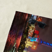 Elektrische dromen - Futuristische Shanghai Skylin Strandlaken (In situ)