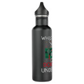 Elektrische ingenieur geeft schamele elektrische m waterfles (Links)