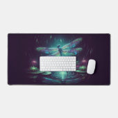 Elektrische libel, opvallende neondieren bureaumat (Keyboard & Muis)