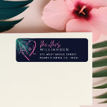 Elektrische Liefde Neon Roze Tropisch blad & monog Etiket<br><div class="desc">Vier je huwelijk met een plons neon! Onze elektrische liefde neon bruiloft label ontwerp is perfect voor koppels op zoek naar een gedurfde uitgaanssfeer, met een moderne retro-classy esthetiek. Geïnspireerd door de schoonheid en trendheid van neontekens, hebben we gloeiende roze neonstijl typografie gemaakt, in combinatie met verlichtend elektrisch groen en...</div>