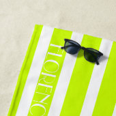 Elektrische limoen & witte cabana strepen geperson strandlaken (In situ)