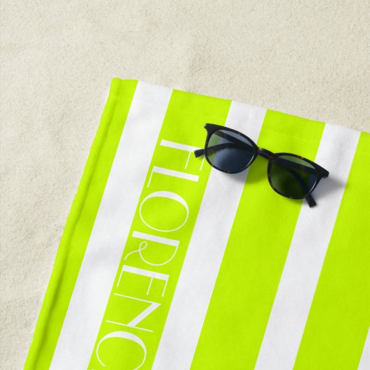 Elektrische limoen & witte cabana strepen geperson strandlaken (In situ)