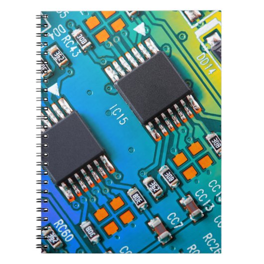 Elektronische printplaat dicht bij de achtergrond, notitieboek (Voorkant)