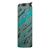 Elektronische printplaat dicht bij de achtergrond, thermosbeker (Gedraaid links)