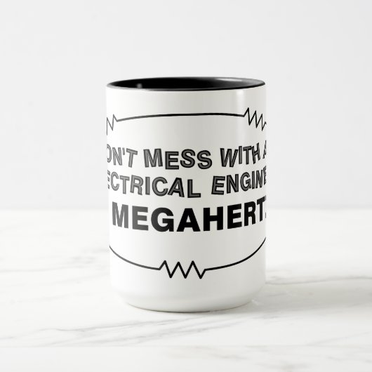 Elektrotechnisch ingenieur Megahertz Mok (Midden)