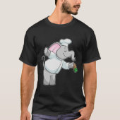 Elephant als Chef met zoutschudder T-shirt (Voorkant)