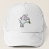 Elephant als Chef met zoutschudder Trucker Pet (Voorkant)