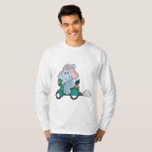 Elephant als fietser met scooter t-shirt (Voorkant volledig)